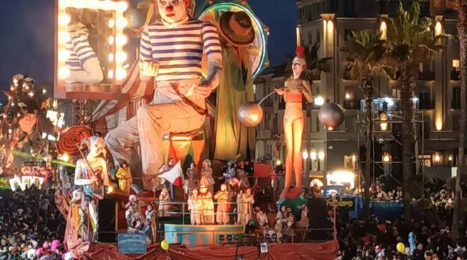 ホテル I Levrieri トッレ・デル・ラーゴ・プッチーニ エクステリア 写真